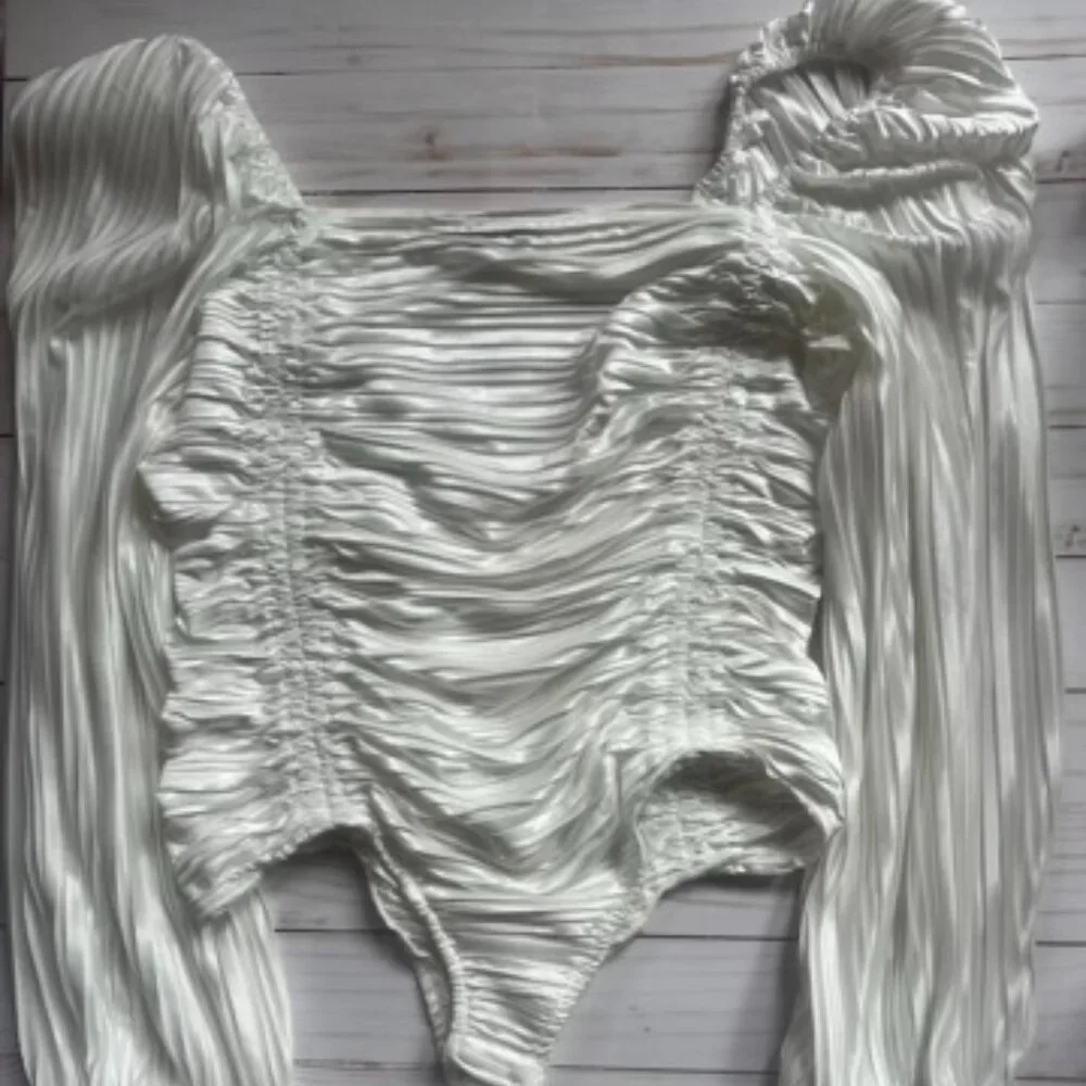 Lulus White Pleated Long Sleeve Ruched Bodysuit Size Medium New No Tags